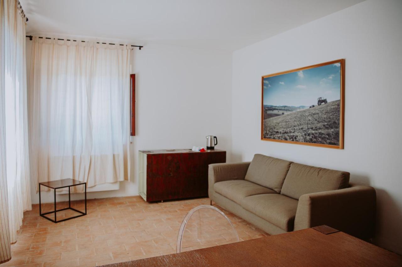 Cinigiano Tenuta Pianirossi מראה חיצוני תמונה